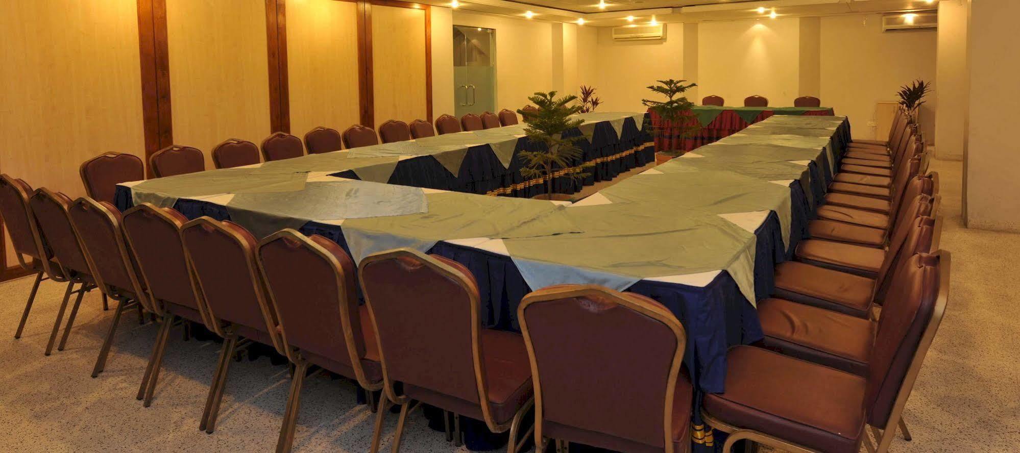Hotel Tower Inn, Chittagong Buitenkant foto